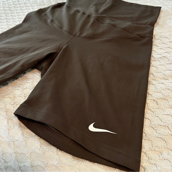 Nike Dri-FIT Sculpt High-Waist Fold-over Biker Shorts Brown Medium - Picture 4 of 11